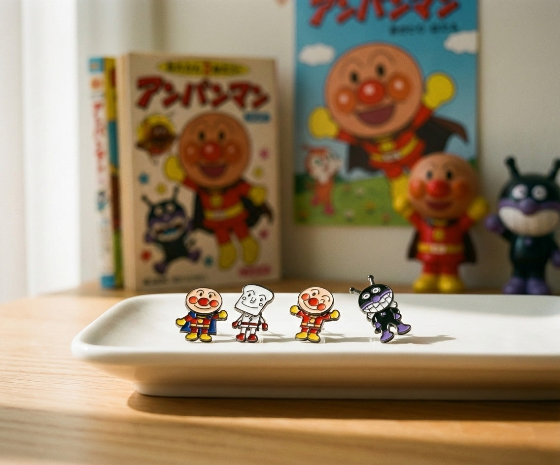Four character earrings on white plate - Anpanman, Shokupanman, Baikinman