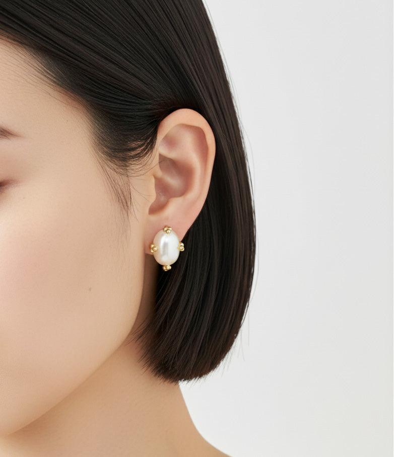 925 Silver Freshwater Pearl Stud Earrings in Gold & Silver