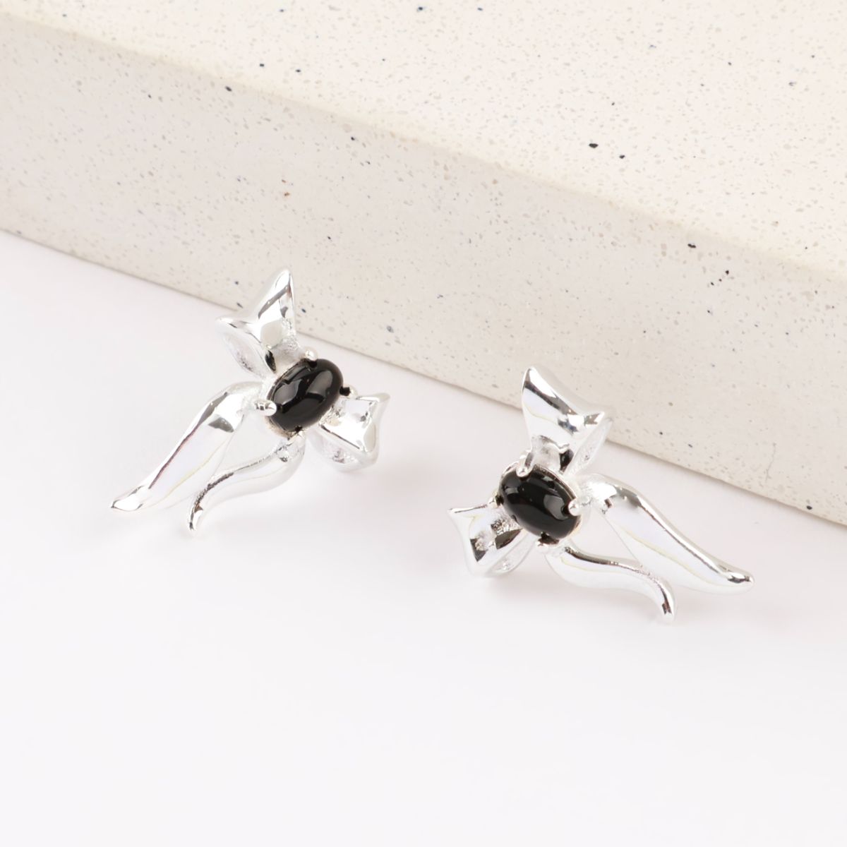 925 Sterling Silver Black Agate Bow Stud Earrings — Vintage Dark Coquette Jewelry