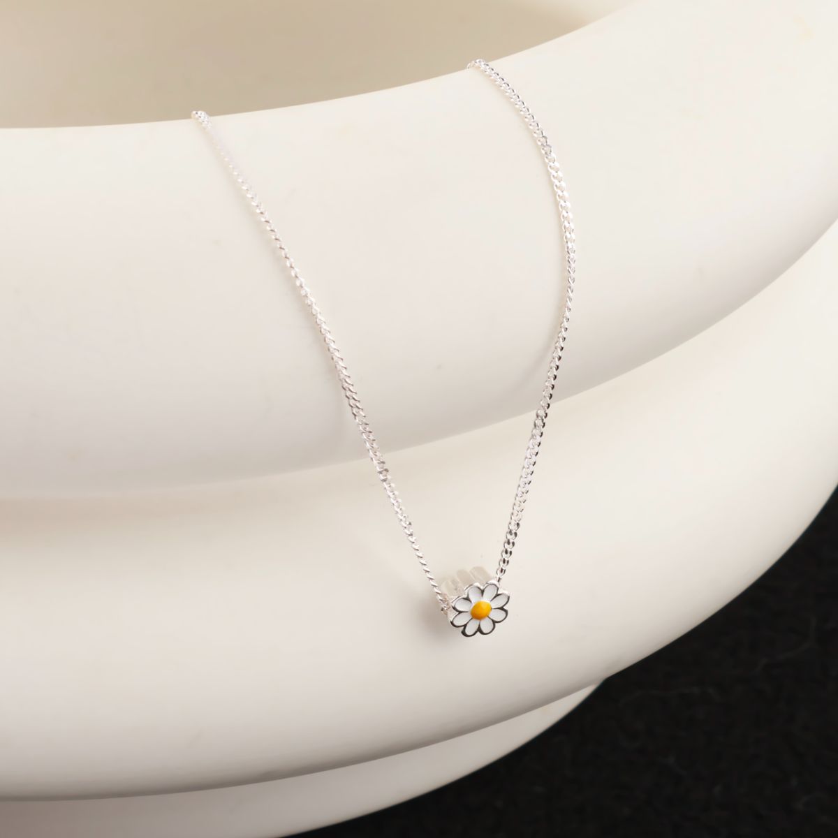 Dainty 925 Sterling Silver Daisy Flower Pendant Necklace