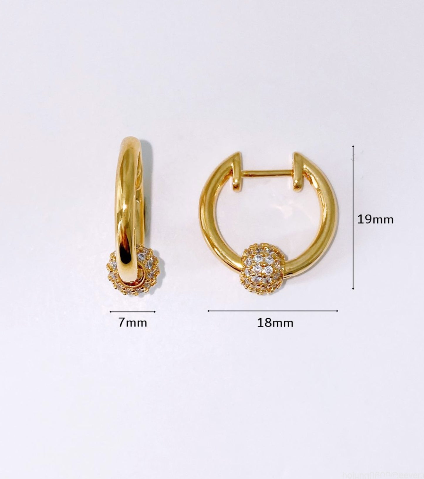 Gold huggie hoop earrings size measurement 18mm 19mm product dimensions