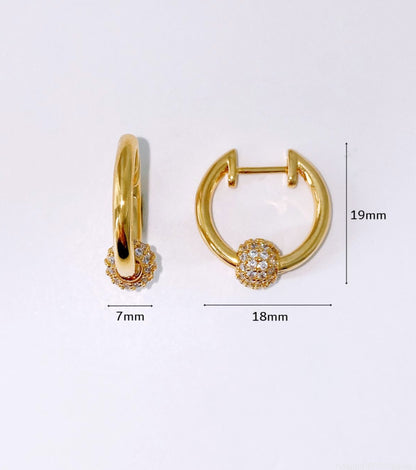 Gold huggie hoop earrings size measurement 18mm 19mm product dimensions
