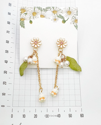 Fairycore Lily of the Valley Pearl Drop Earrings (Titanium)