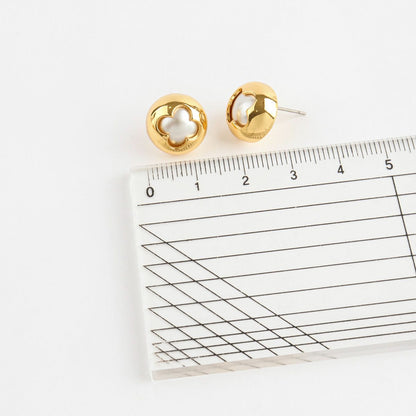 3D Clover Shell Stud Earrings with Swarovski Pearl | Downtown Chic