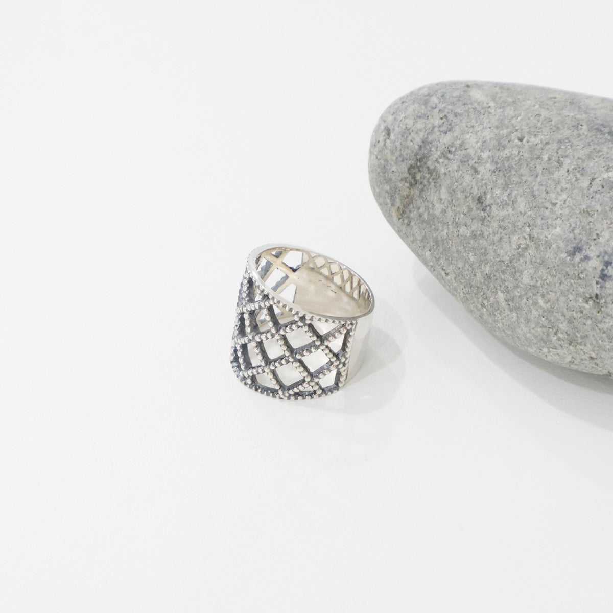 925 Sterling Silver Bold Wide Band Ring - Lace Lattice & Oval Loop
