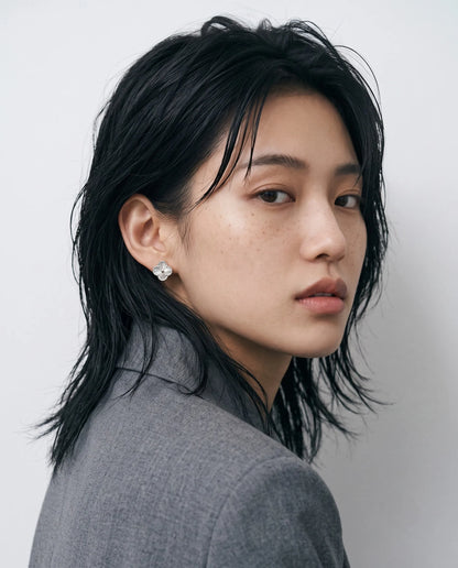 925 Silver Milgrain Clover Stud Earrings — Made in Korea