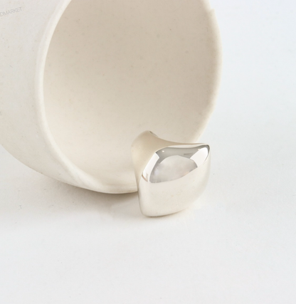 Sculptural Wave Ring — 925 Sterling Silver Statement Piece | Modern Minimalist Jewelry