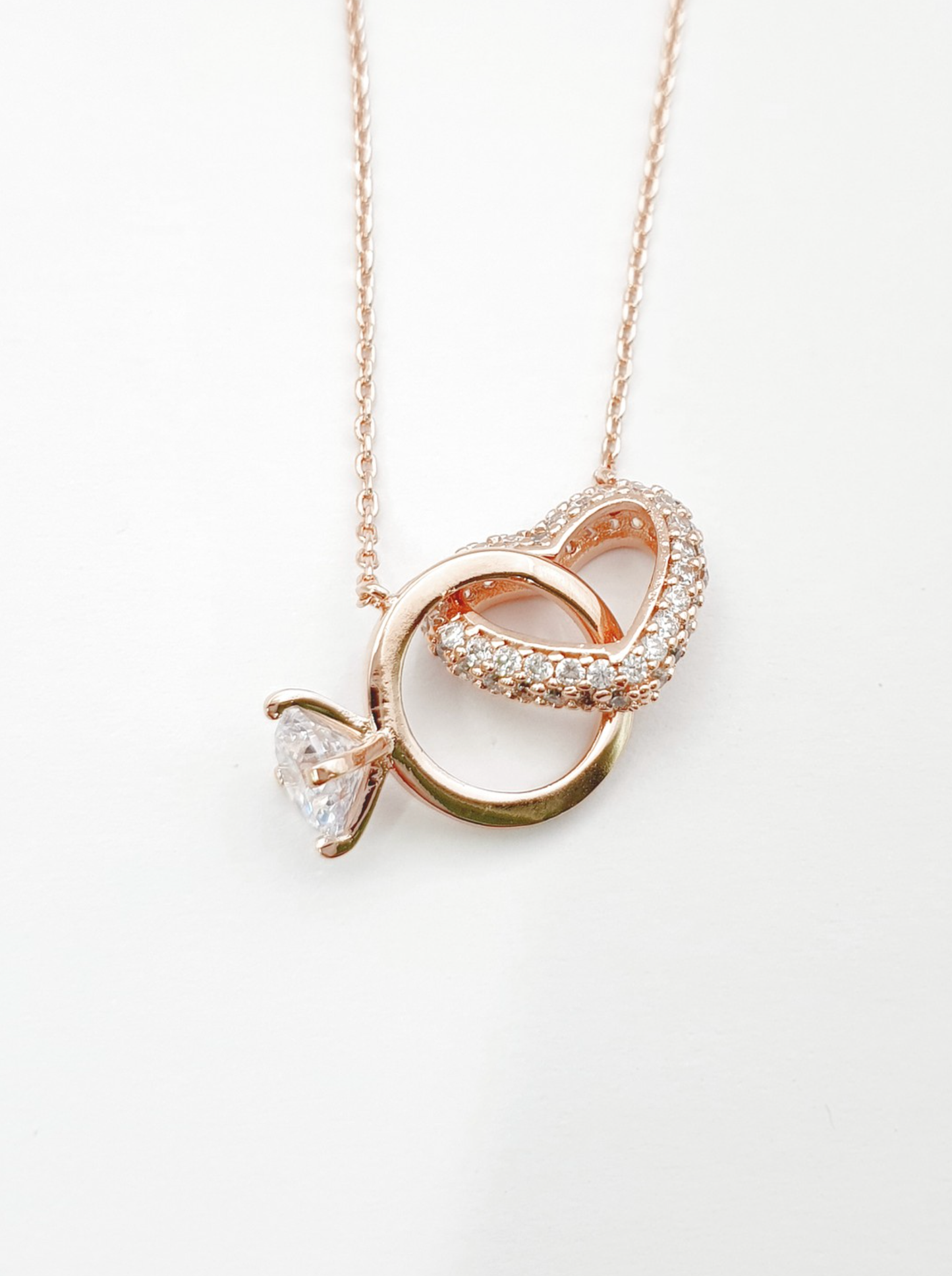  Rose gold pavé cubic zirconia heart pendant macro detail