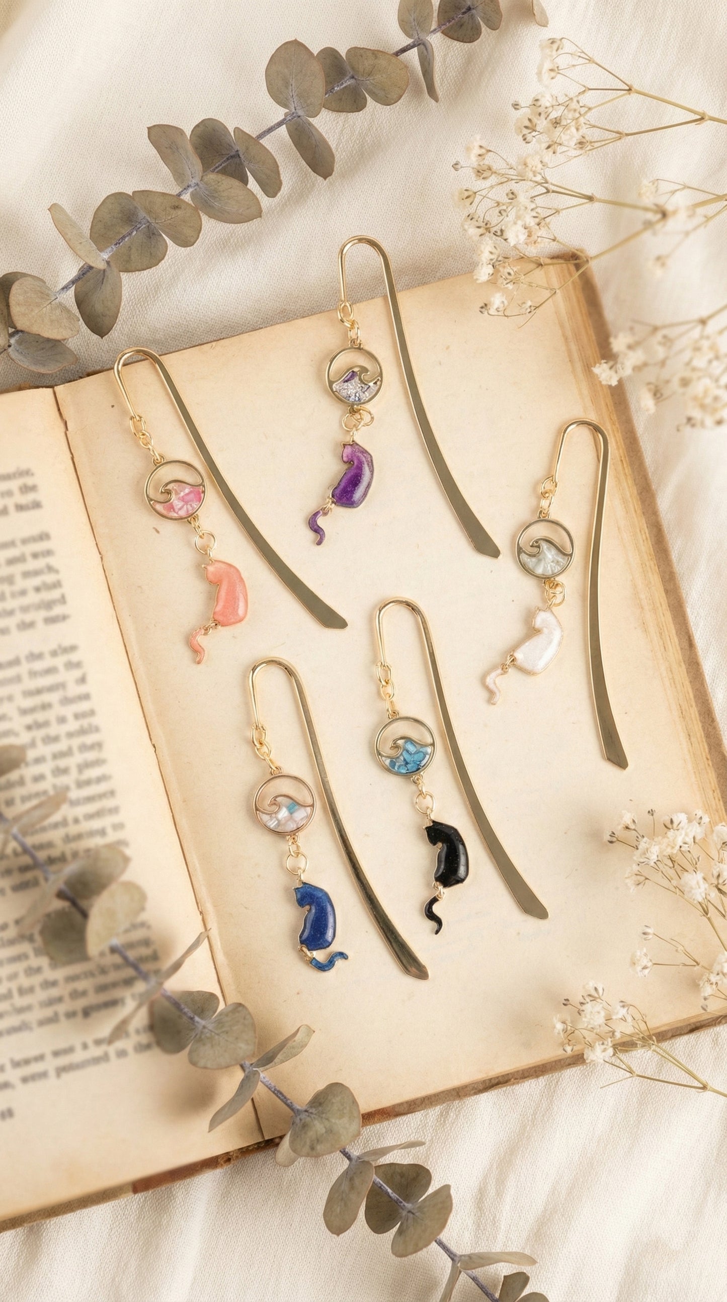 Handmade gold metal cat bookmarks with wave charms in 5 colors - pink blue black white purple, page markers set