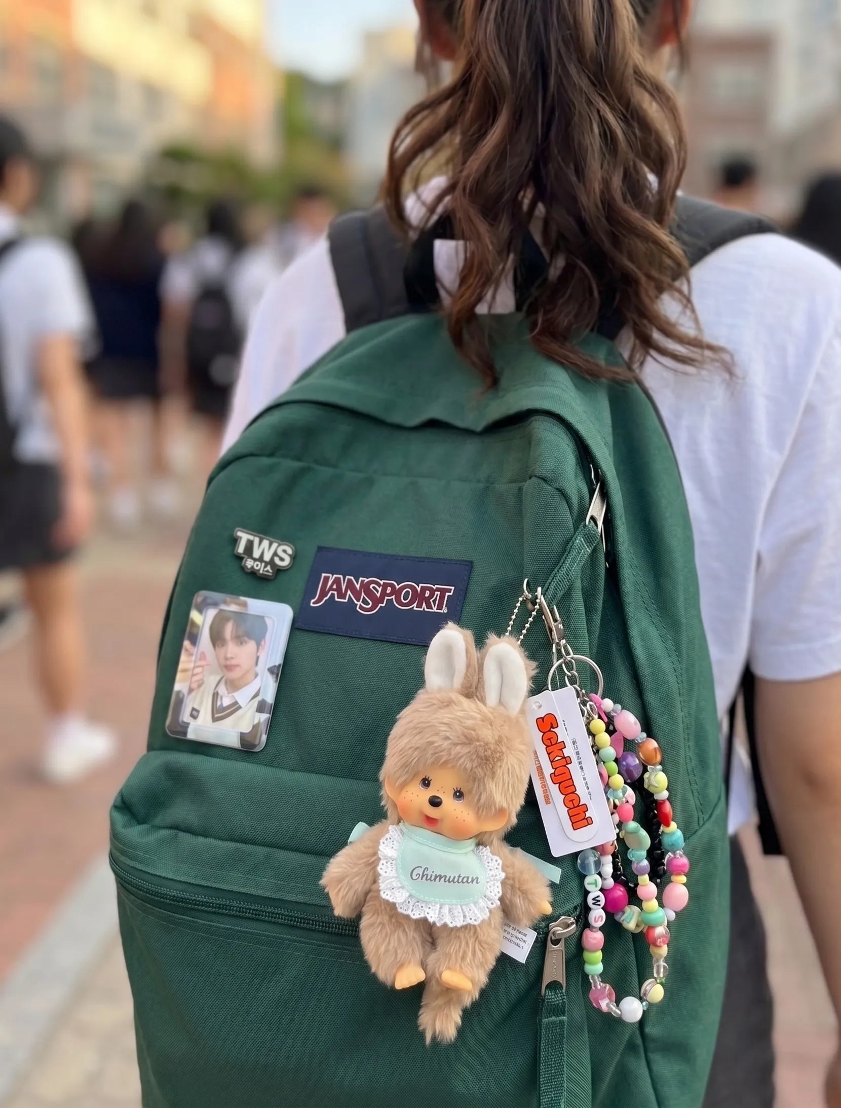 Y2K backpack charm inspo Chimutan brown plush keychain on Jansport, K-street style bag decoration aesthetic — 8ttitto8