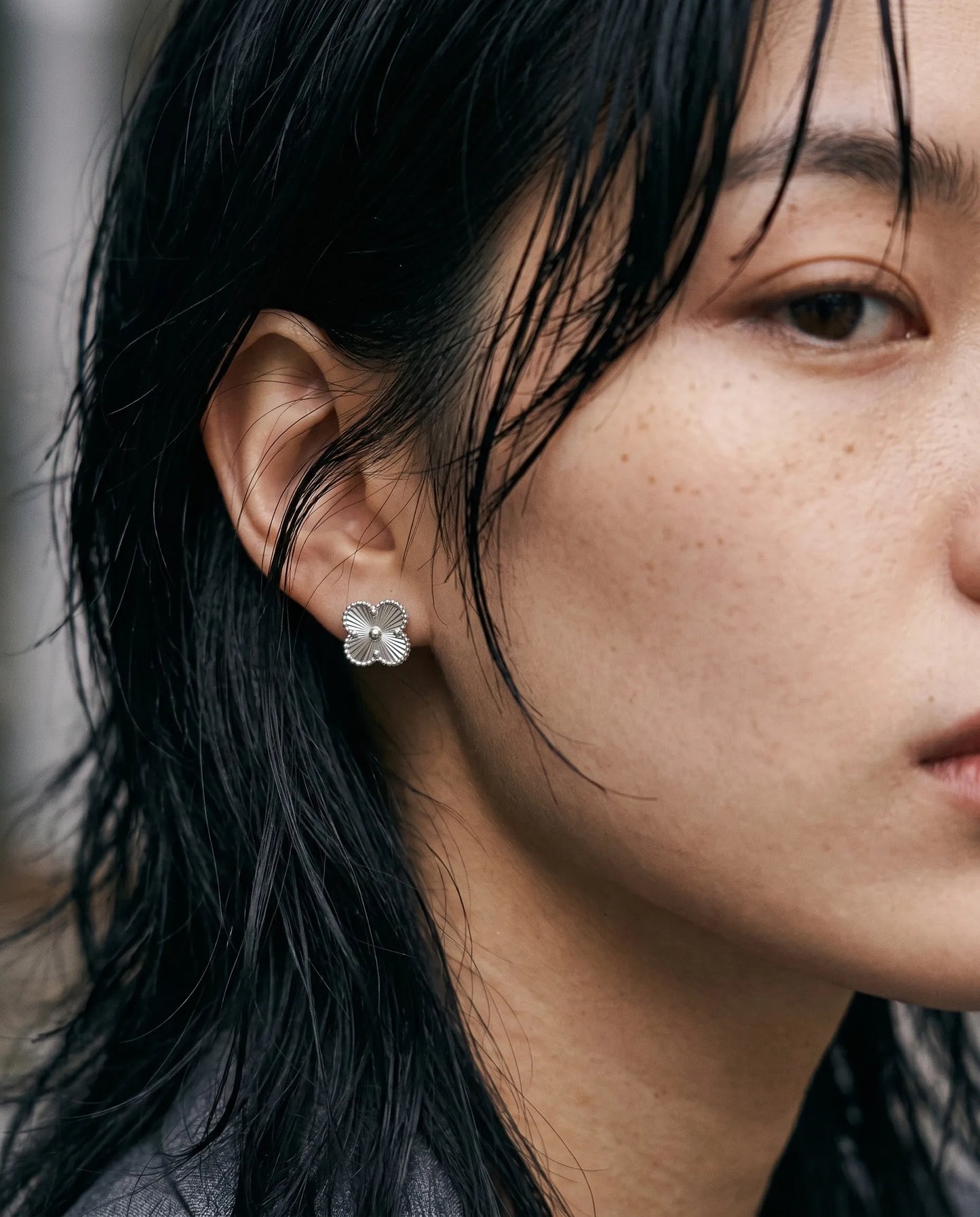 925 Silver Milgrain Clover Stud Earrings — Made in Korea