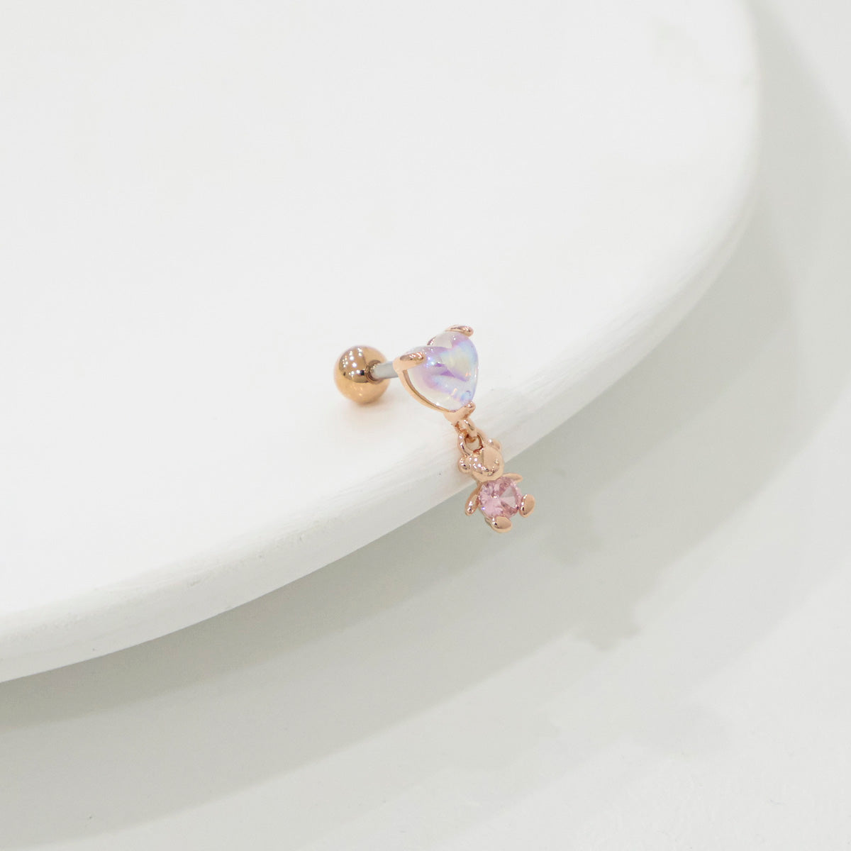 Iridescent Heart Bear Dangle Barbell – Kawaii Cartilage Piercing | Single