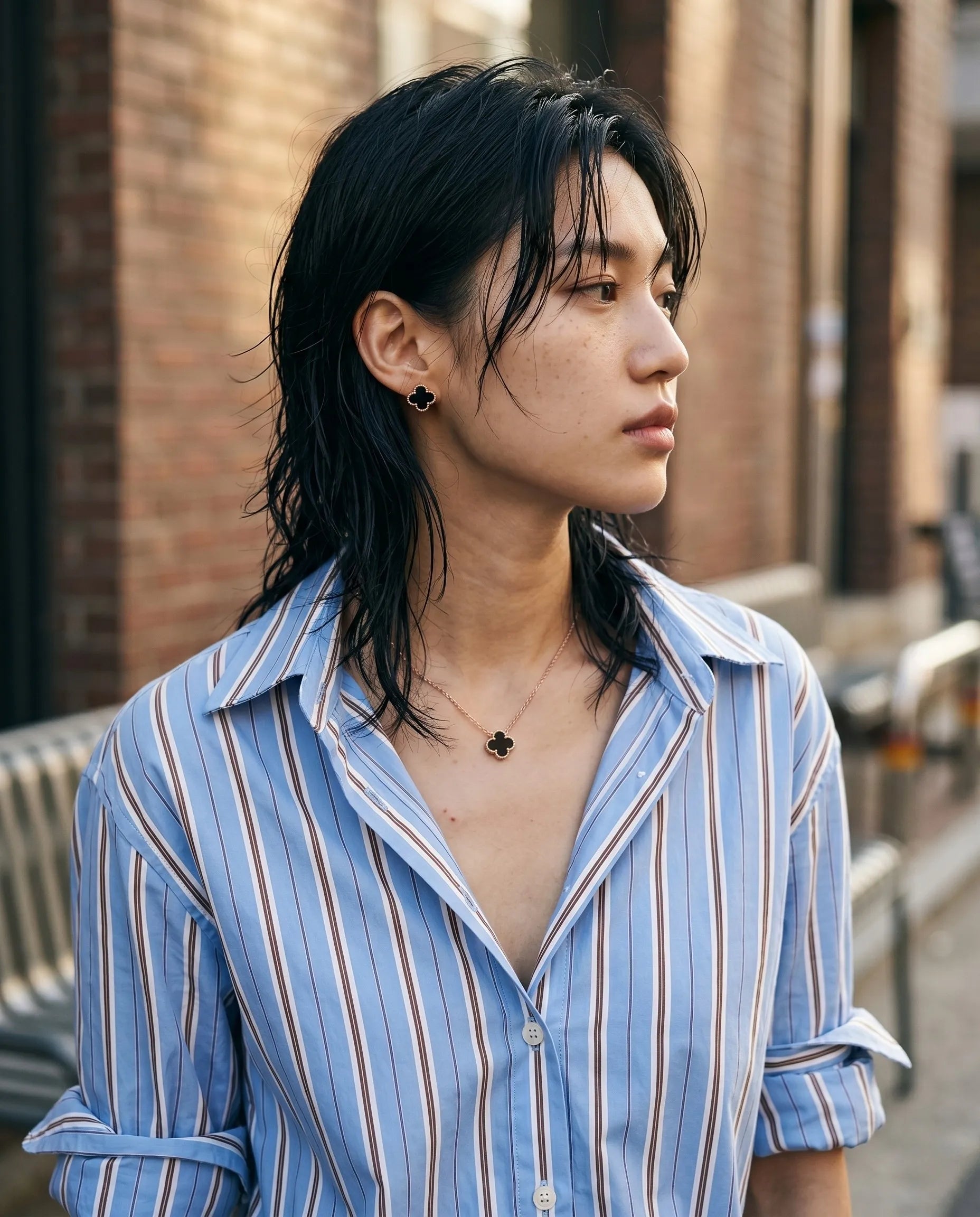 Onyx clover necklace and stud earrings set 925 silver rose gold bezel-set gemstone jewelry made in Korea.