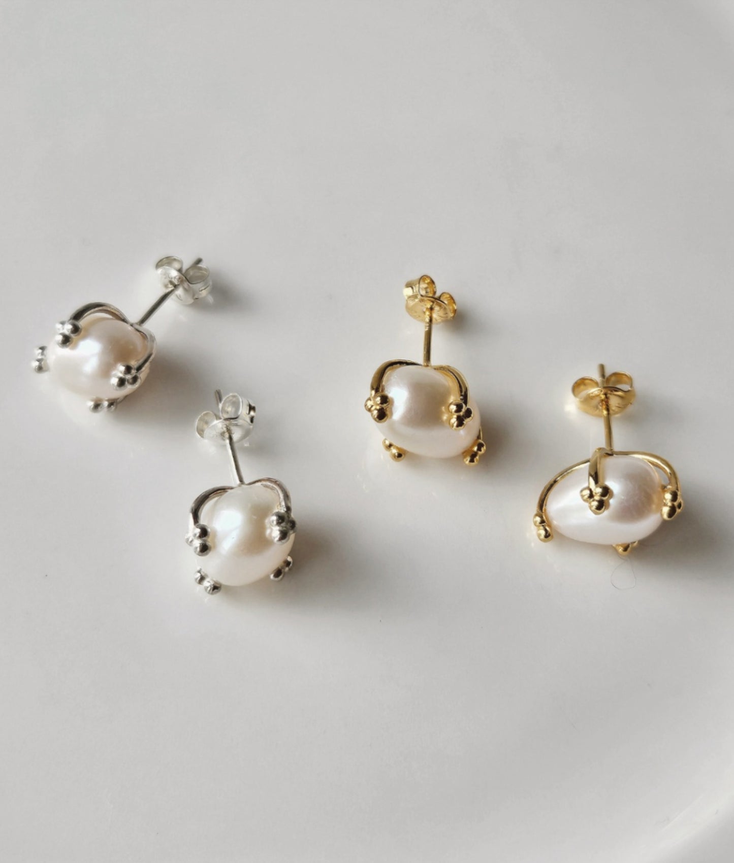 925 Silver Freshwater Pearl Stud Earrings in Gold & Silver