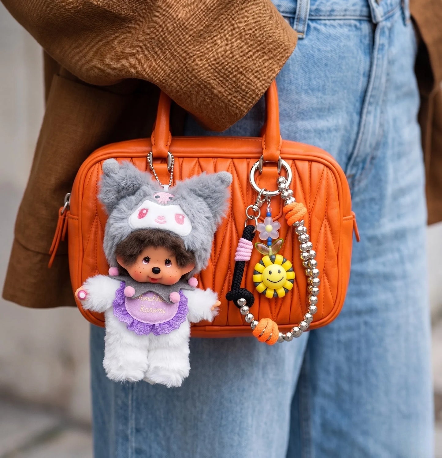 Grunge cat plush bag charm keychain on orange quilted leather bag with smile bead strap — Y2K coquette bag charm aesthetic 8ttitto8