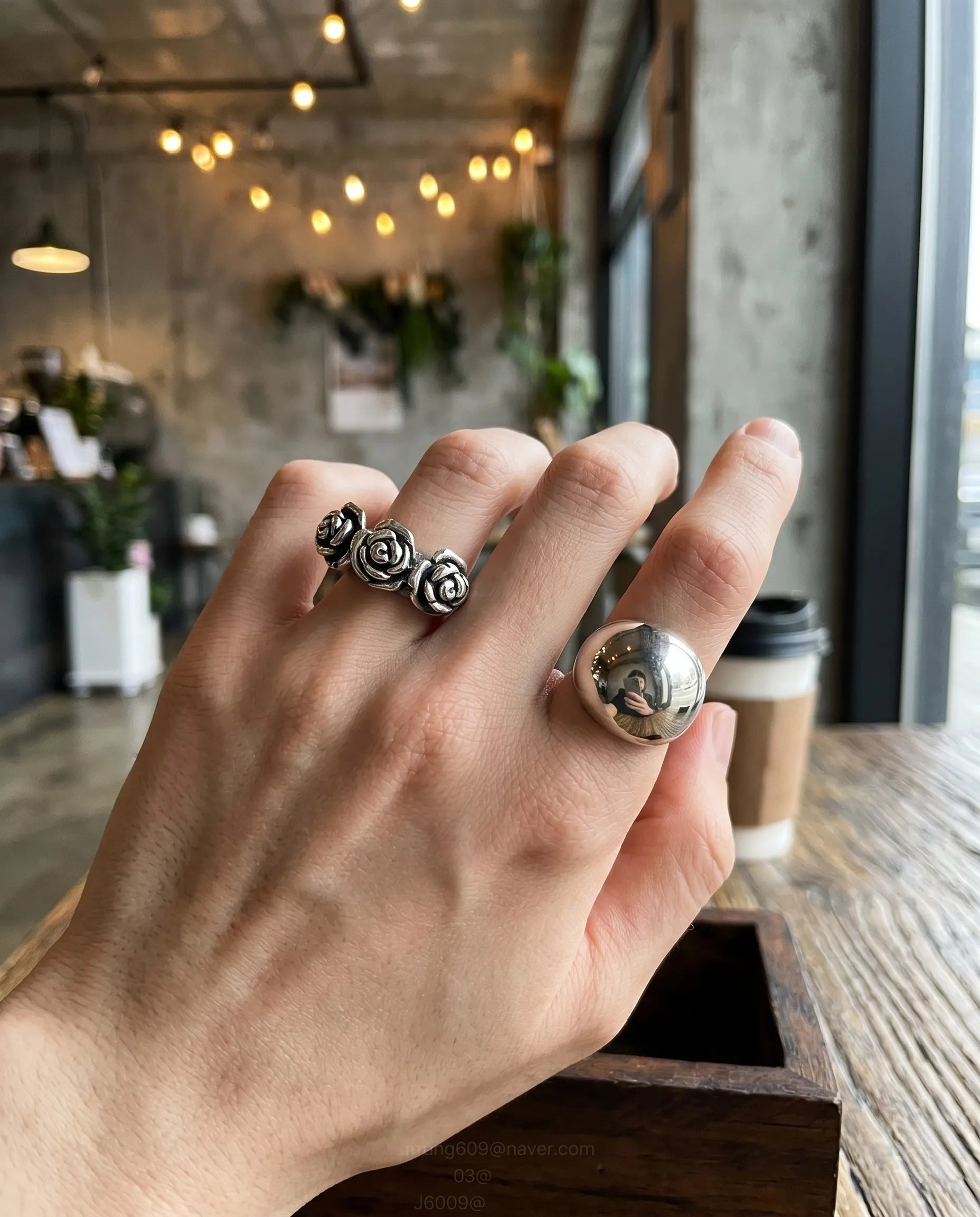 Full finger stack inspo 8ttitto8 dome ring XO band antique rose ring three ring layered look K-style jewelry.