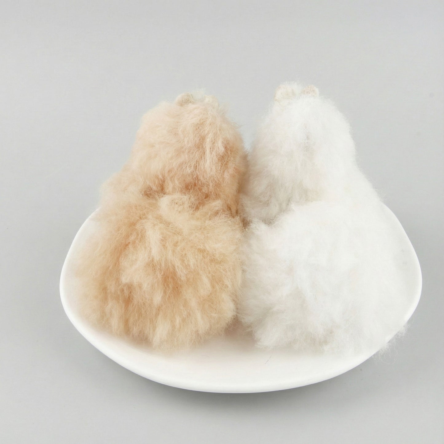 Real Alpaca Fur Keychain - Handmade Peruvian Alpaca Charm (White/Beige)