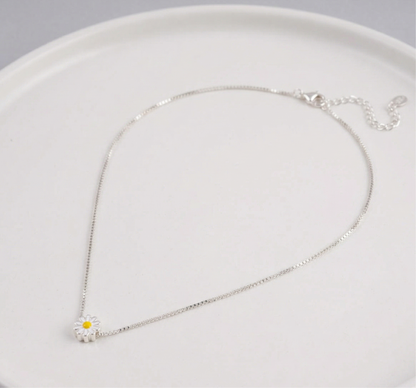 Dainty 925 Sterling Silver Daisy Flower Pendant Necklace