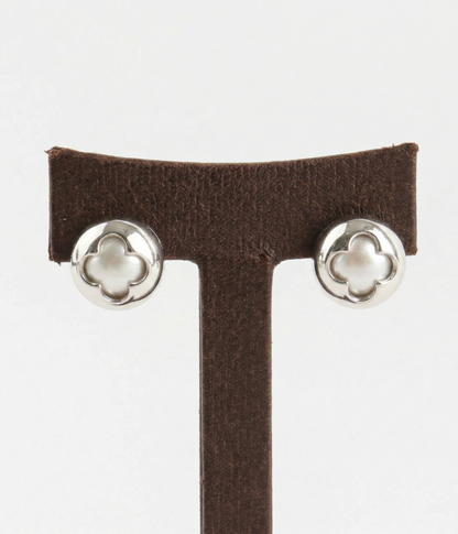 3D Clover Shell Stud Earrings with Swarovski Pearl | Downtown Chic
