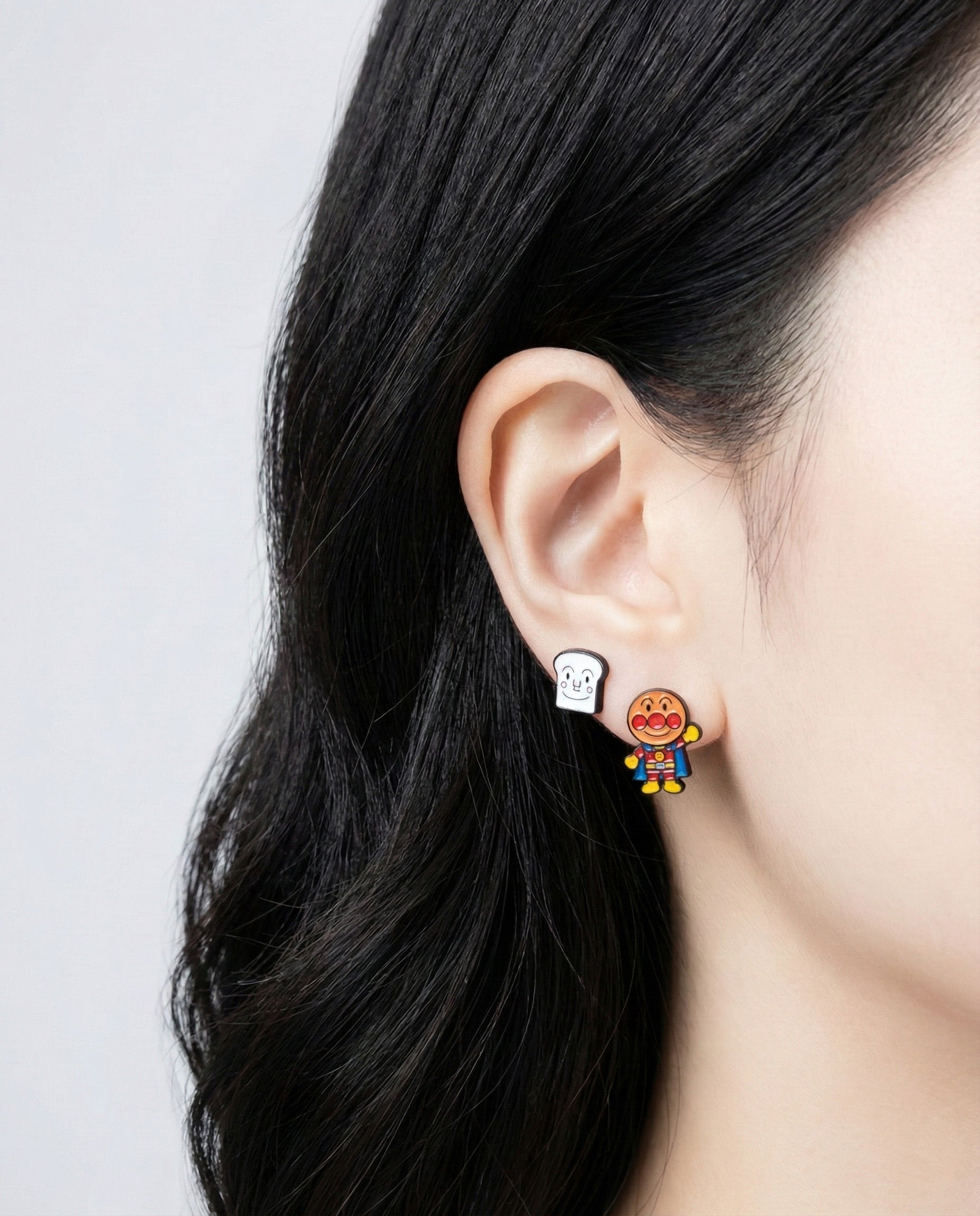 Anpanman earrings stud mode styling on ear