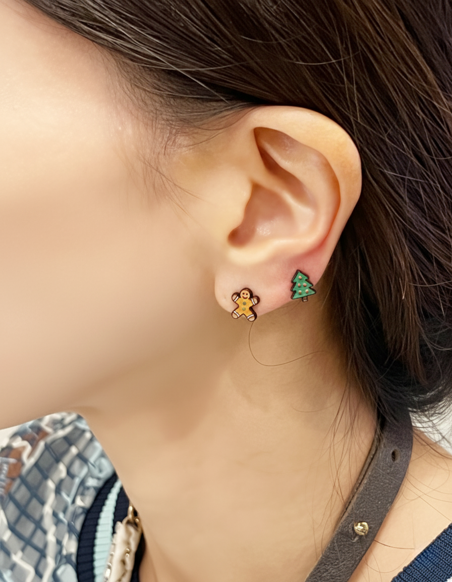 Gingerbread Set – Gingerbread man & Christmas tree earrings worn