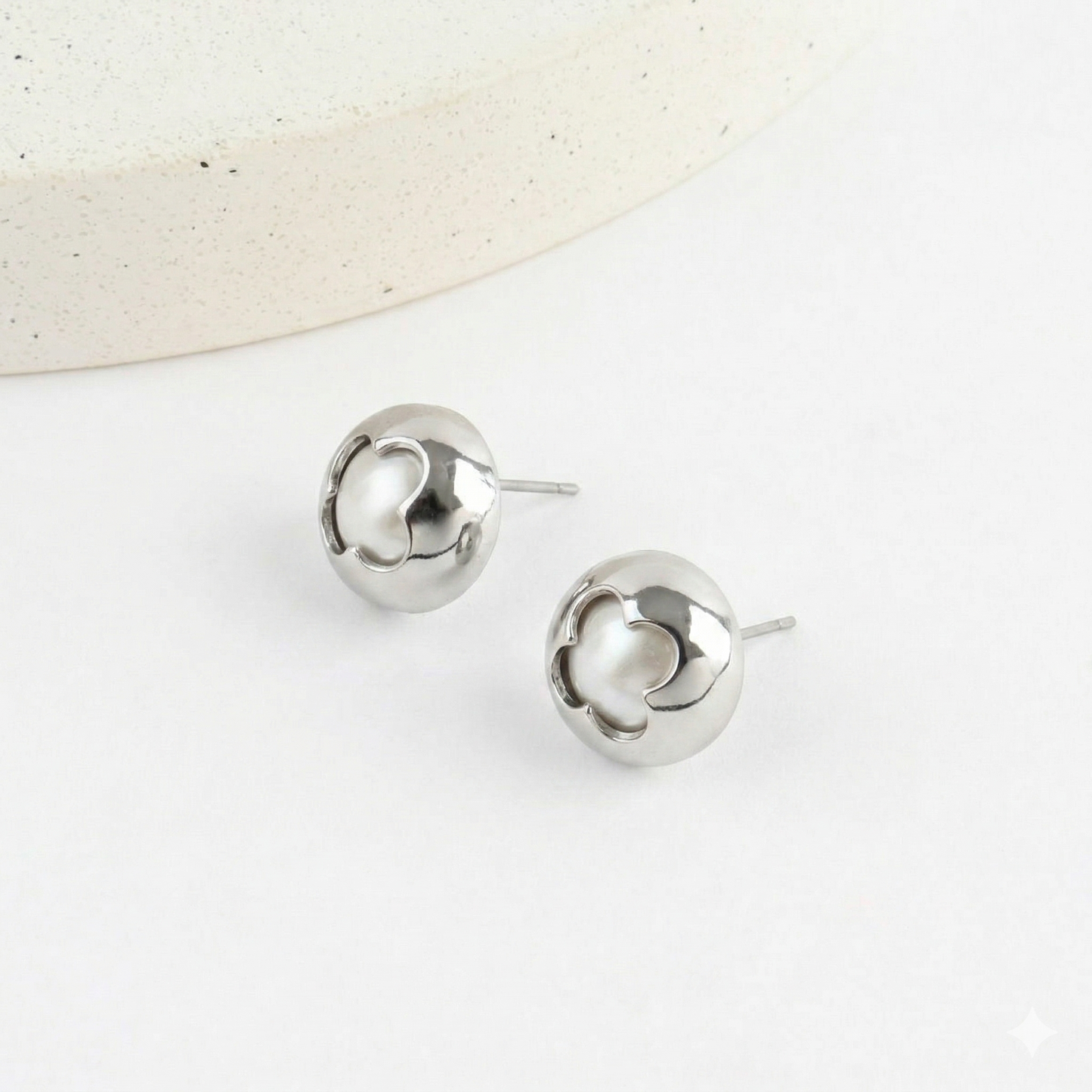 3D Clover Shell Stud Earrings with Swarovski Pearl | Downtown Chic
