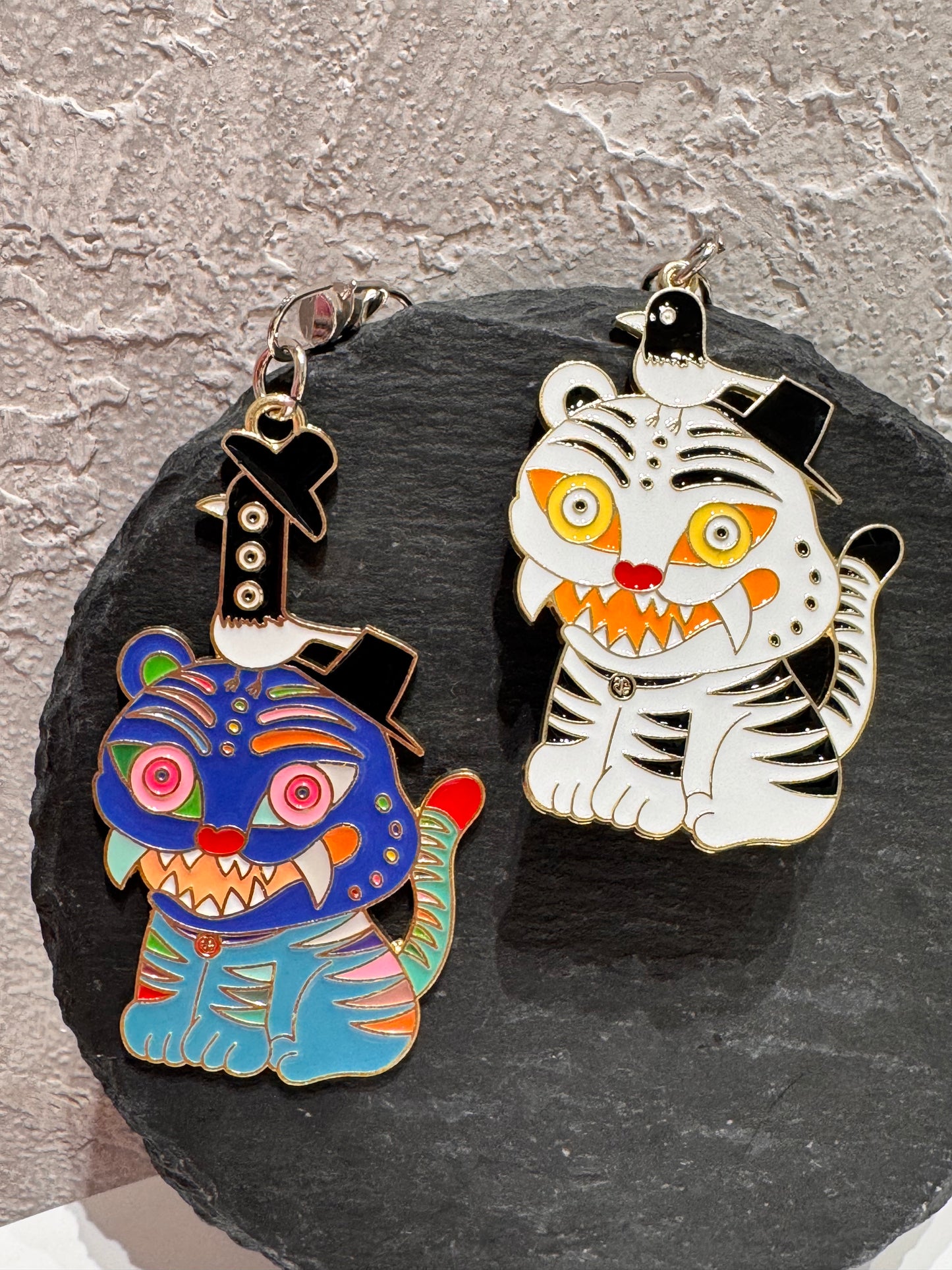 Duffy Tiger & Korean Magpie Keychain – K-Demon Hunters