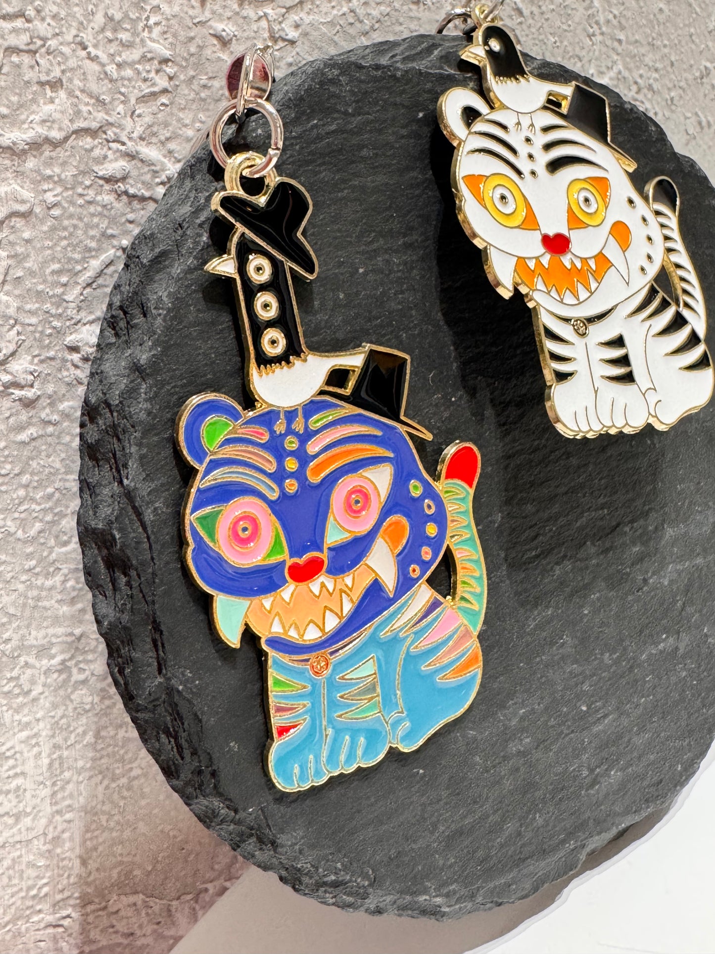 Duffy Tiger & Korean Magpie Keychain – K-Demon Hunters