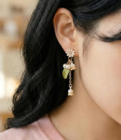 Fairycore Lily of the Valley Pearl Drop Earrings (Titanium)